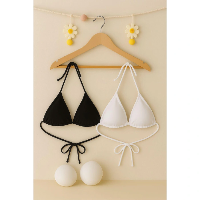 Kadın Siyah Ve Beyaz Minimal Kesim Üçgen Bikini Üstü