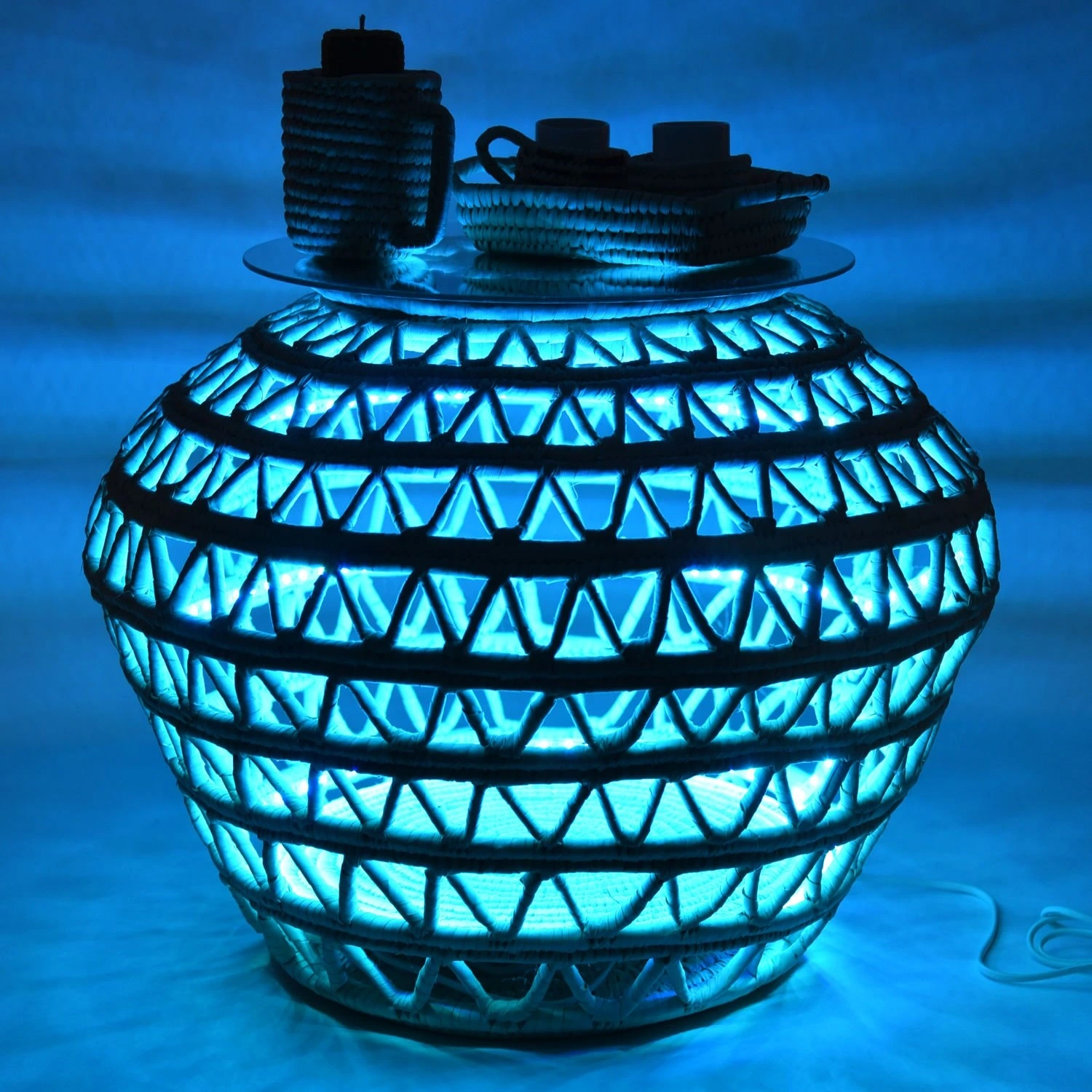 Capensis hasır Led sehpa