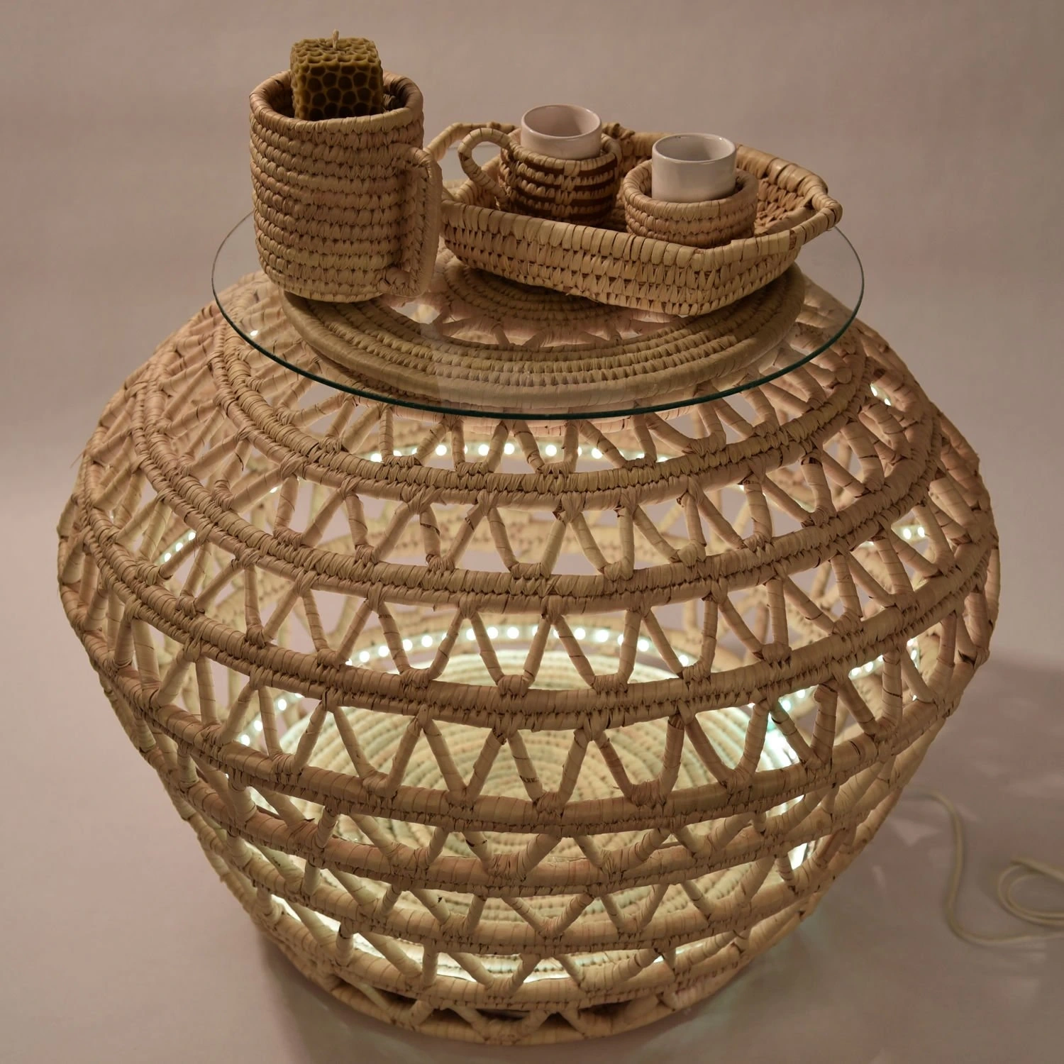 Capensis hasır Led sehpa