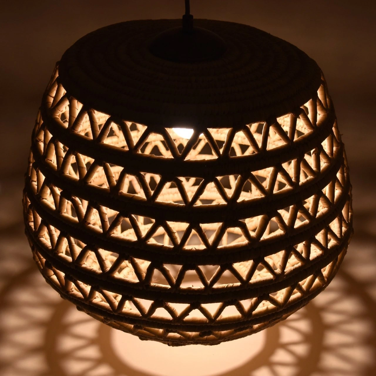 Issa Hasır Tavan Aydınlatma