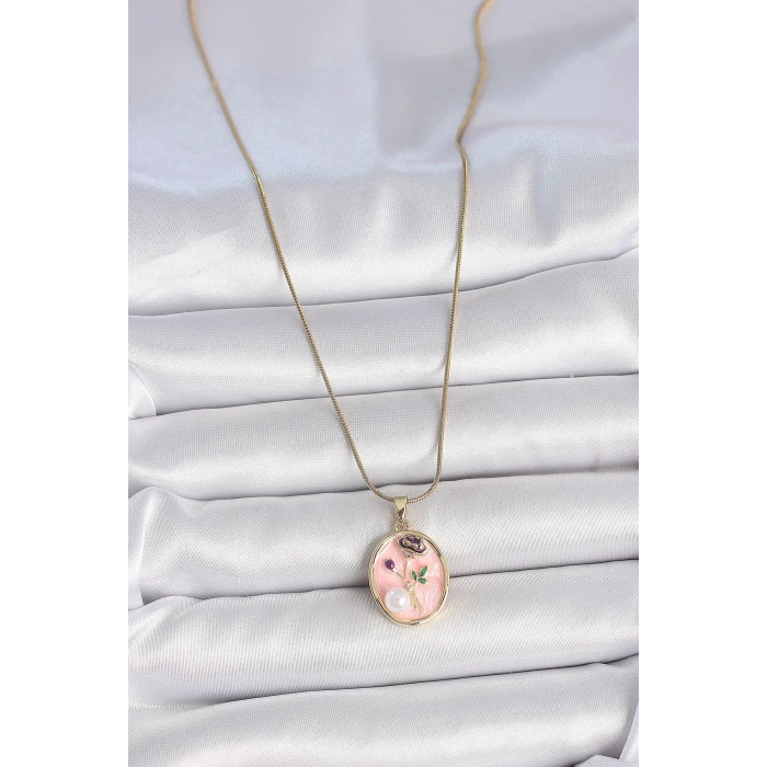 316L Çelik Gold Renk Zincir Pembe Çiçek İşlemeli İnci Detay Portre Model Kadın Kolye