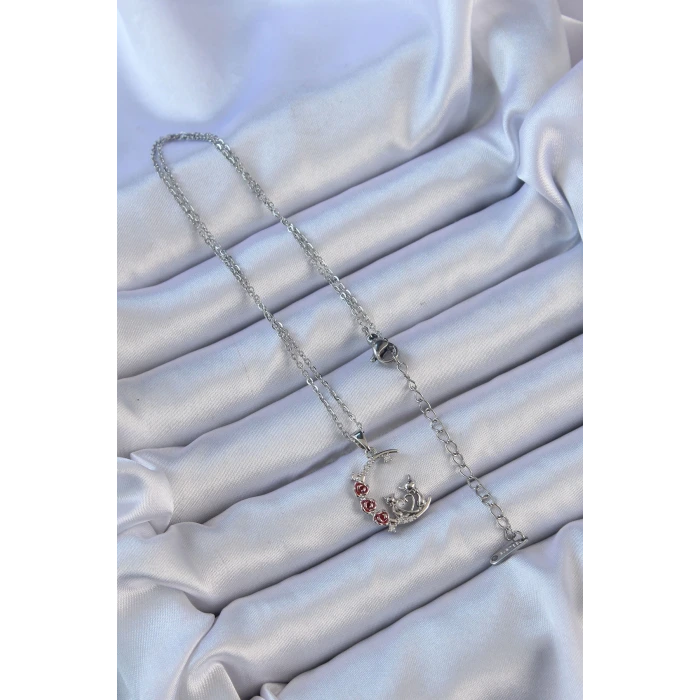 316L Çelik Zincir Gümüş Renk Kırmızı Gül Detay Kedi Figür Zirkon Taşlı Ay Kolye