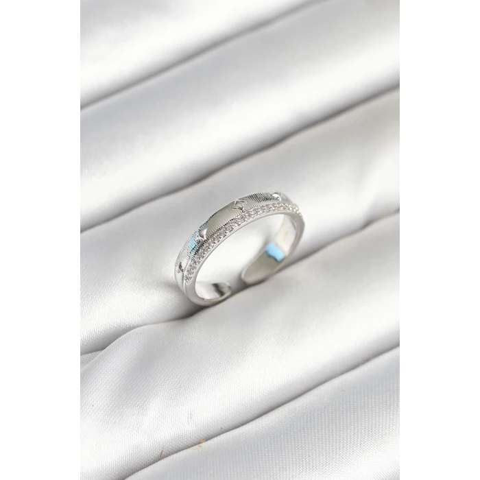 Gümüş Renk Şerit Zirkon Taşlı Kadın Yüzük