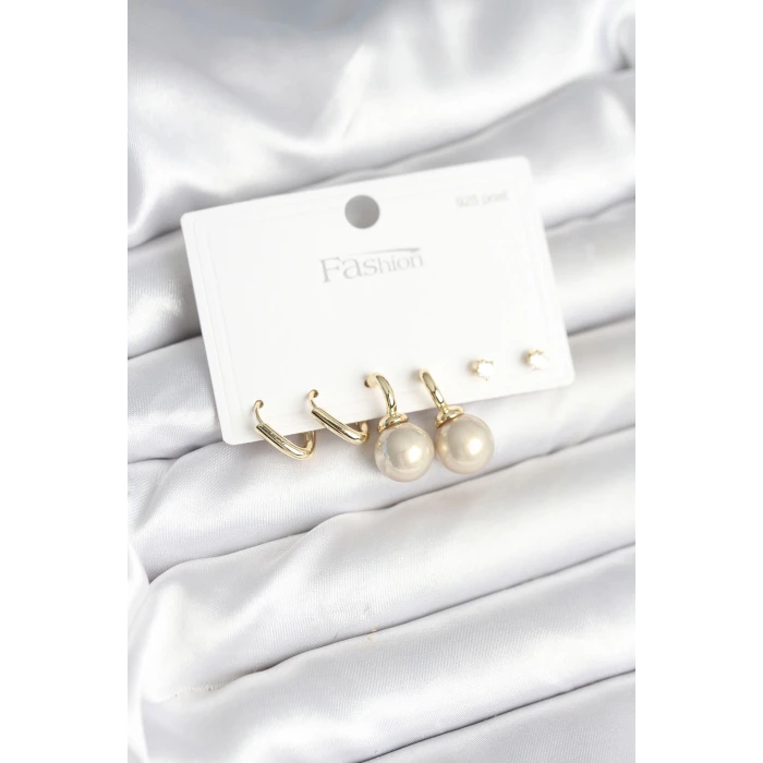 Pirinç Gold Renk İnci Detaylı 925 Gümüş Çivili Kadın Küpe Seti