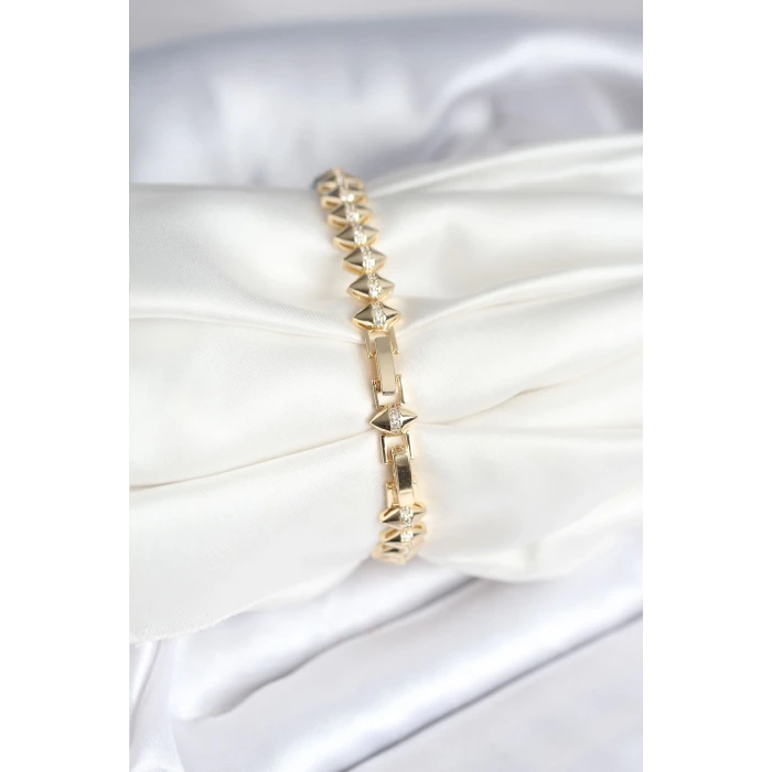 Pirinç Gold Renk Zirkon Taşlı Baklava Model Kadın Bileklik