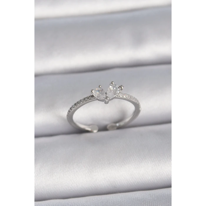 Pirinç Gümüş Renk Ayaralanabilir Zirkon Taşlı Kalp Model Kadın Yüzük