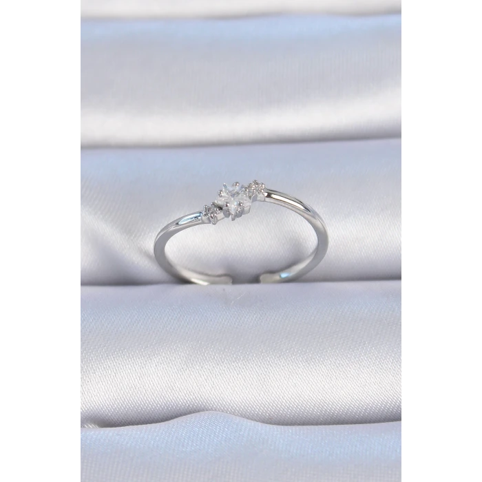 Pirinç Gümüş Renk Çiçek Model Zirkon Taş Detay Kadın Yüzük