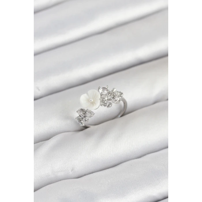 Pirinç Gümüş Renk Çiçek Model Zirkon Taşlı Kadın Yüzük