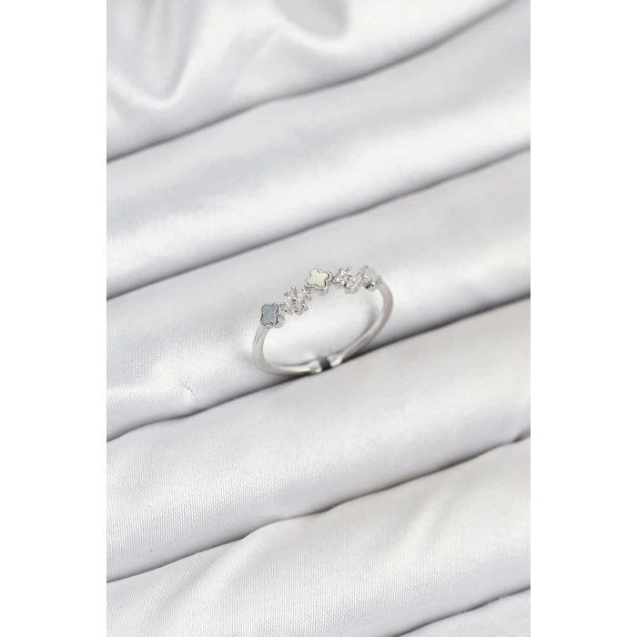 Pirinç Gümüş Renk Minimal Yonca Detaylı Kadın Yüzük