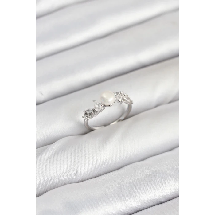 Pirinç Gümüş Renk Zirkon Taşlı İncili Model Kadın Yüzük