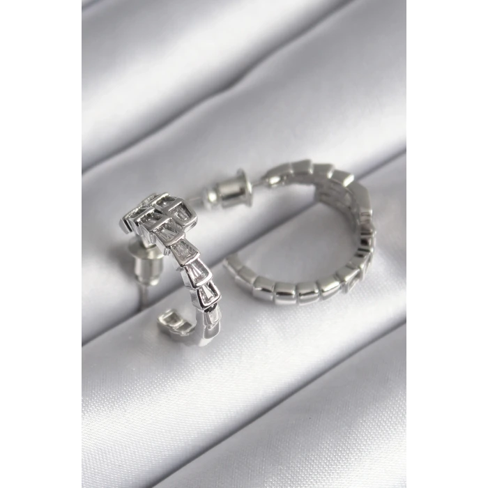 Pirinç Gümüş Renk Zirkon Taşlı Yılan Model Kadın Küpe