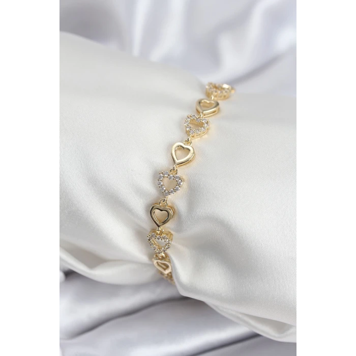Pirinç VIP Seri Gold Renk Sıralı Kalp Model Kadın Bileklik
