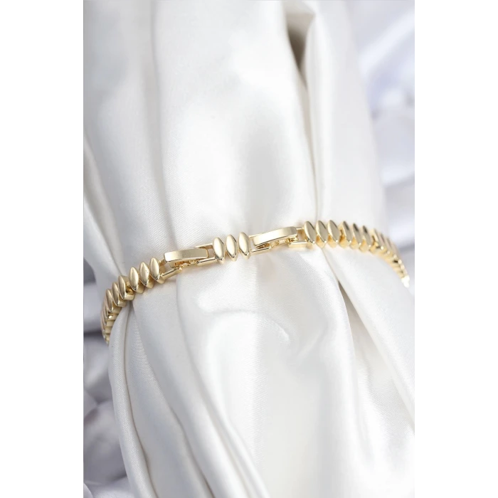 Pirinç VIP Seri Gold Renk Zirkon Taşlı Arpa Model Kadın Bileklik