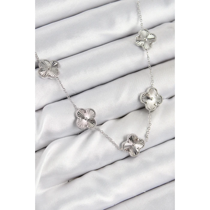 Pirinç VIP Yonca Model Gümüş Renk Kadın Kolye