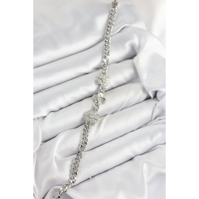 Pirinç Zirkon Taşlı Yonca Model Gümüş Renk Kadın Bileklik