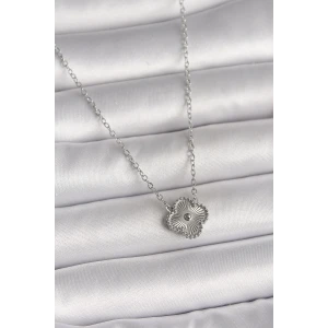316L Çelik Gümüş Renk İşleme Detaylı Yonca Model Kadın Kolye