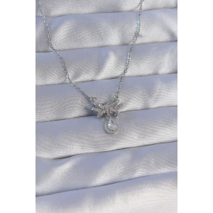 316L Çelik Zincirli Gümüş Renk Zirkon Taşlı Damla Detay Fiyonk Model Kolye