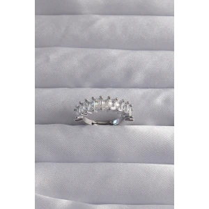 Pirinç Ayarlamalı Gümüş Renk Baget Taşlı Su Yolu Yüzük