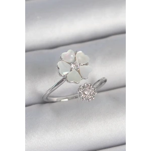 Pirinç Gümüş Renk Beyaz Mineli Çiçek Model Zirkon Taş Detay Kadın Yüzük