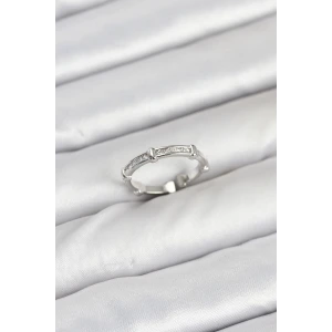 Pirinç Gümüş Renk Kemik Model Zirkon Taşlı Kadın Yüzük