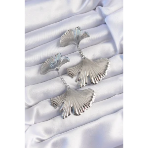 Pirinç Gümüş Renk Tırtıklı Yaprak Model Sallantılı Küpe