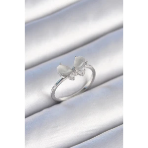 Pirinç Gümüş Renk Zirkon Taşlı Beyaz Mineli Kelebek Model Kadın Yüzük