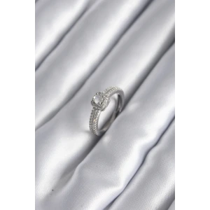 Pirinç Gümüş Renk Zirkon Taşlı Kadın Yüzük