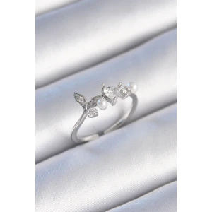 Pirinç Gümüş Renk Zirkon Taşlı Kalp Yaprak Model İnci Detay Kadın Yüzük