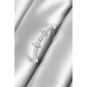 Pirinç Gümüş Renk Zirkon Taşlı Kurdele Model İnci Detay Kadın Yüzük