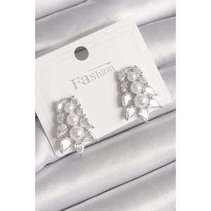 Pirinç Gümüş Renk Zirkon Taşlı Yaprak Model İnci Detay Kadın Küpe