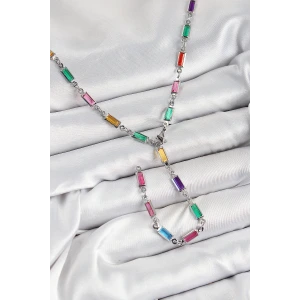 Pirinç Renkli Zirkon Taşlı Dikdörtgen Model Gümüş Renk Kadın Y Kolye