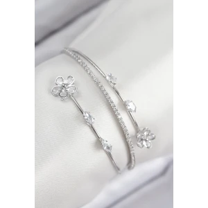 Pirinç Zirkon Taşlı Çiçek Model Gümüş Renk Kadın Bileklik