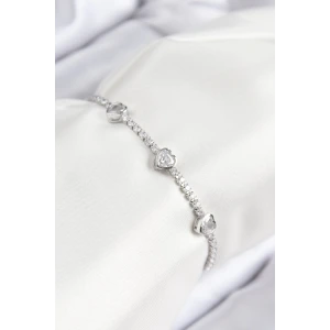 Pirinç Zirkon Taşlı Sıralı Kalp Model Gümüş Renk Asansörlü Kadın Bileklik