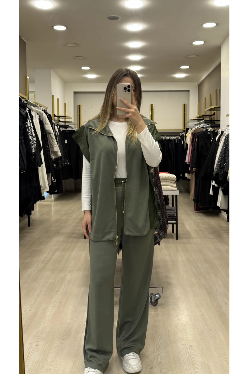 Vure Garni Detaylı Yelekli İkili Takım
