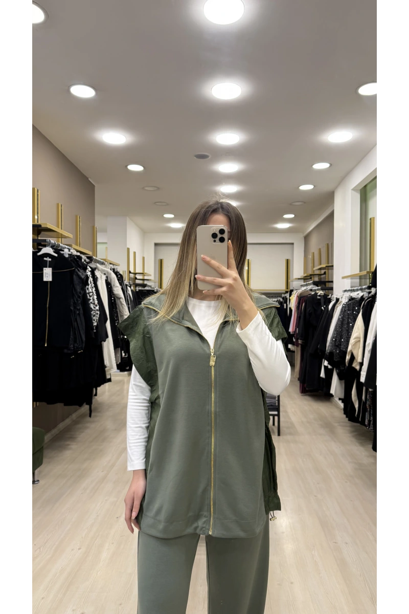 Vure Garni Detaylı Yelekli İkili Takım