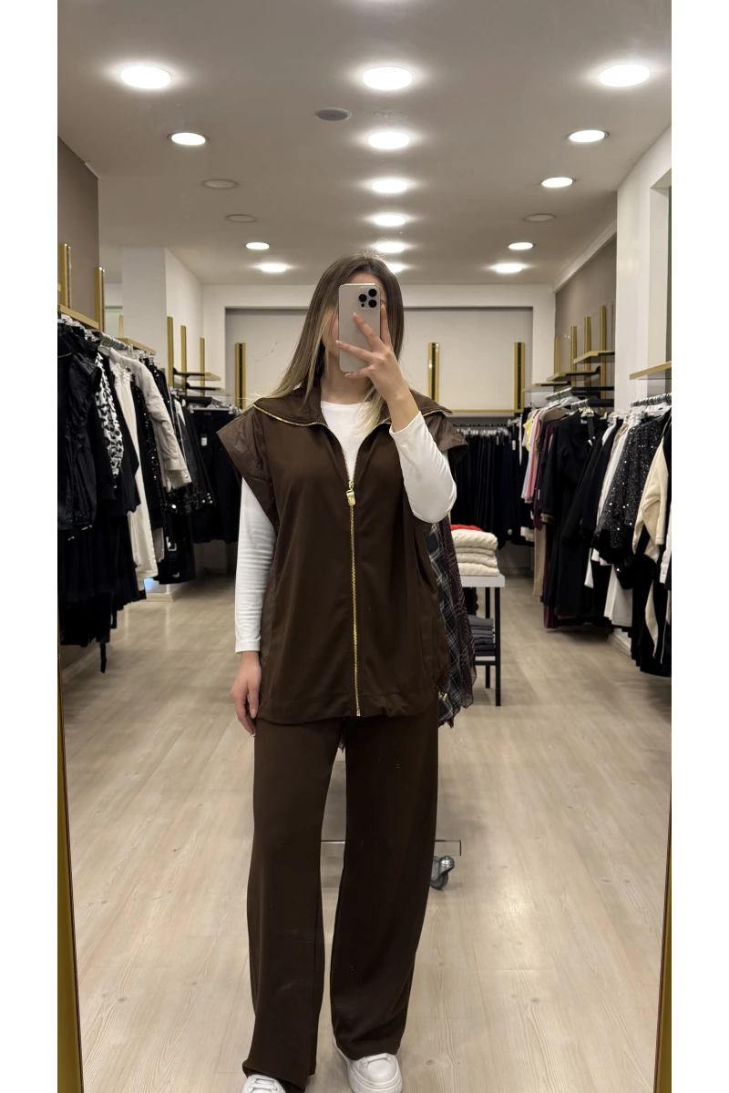 Vure Garni Detaylı Yelekli İkili Takım