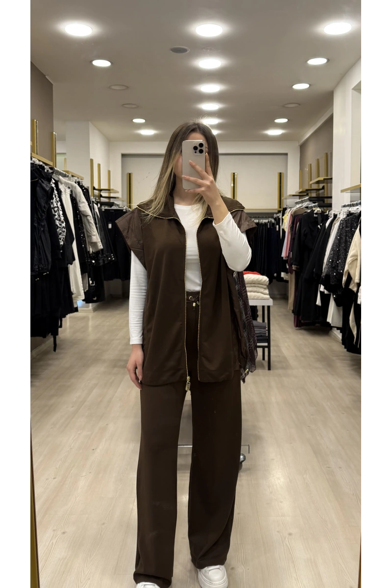 Vure Garni Detaylı Yelekli İkili Takım