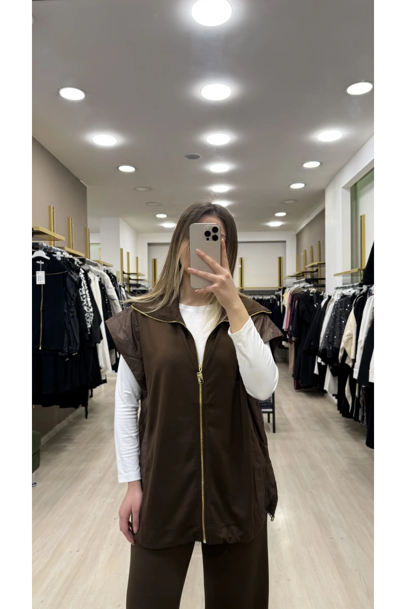 Vure Garni Detaylı Yelekli İkili Takım