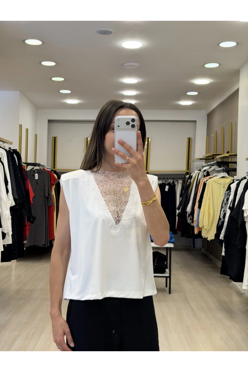 Acew Arka Dantel Detaylı Vatkalı Tshirt