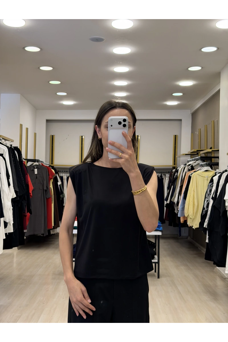 Acew Arka Dantel Detaylı Vatkalı Tshirt