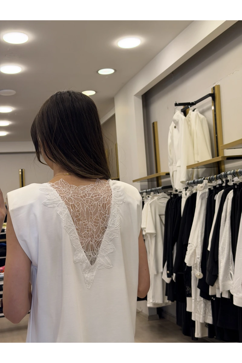 Acew Arka Dantel Detaylı Vatkalı Tshirt