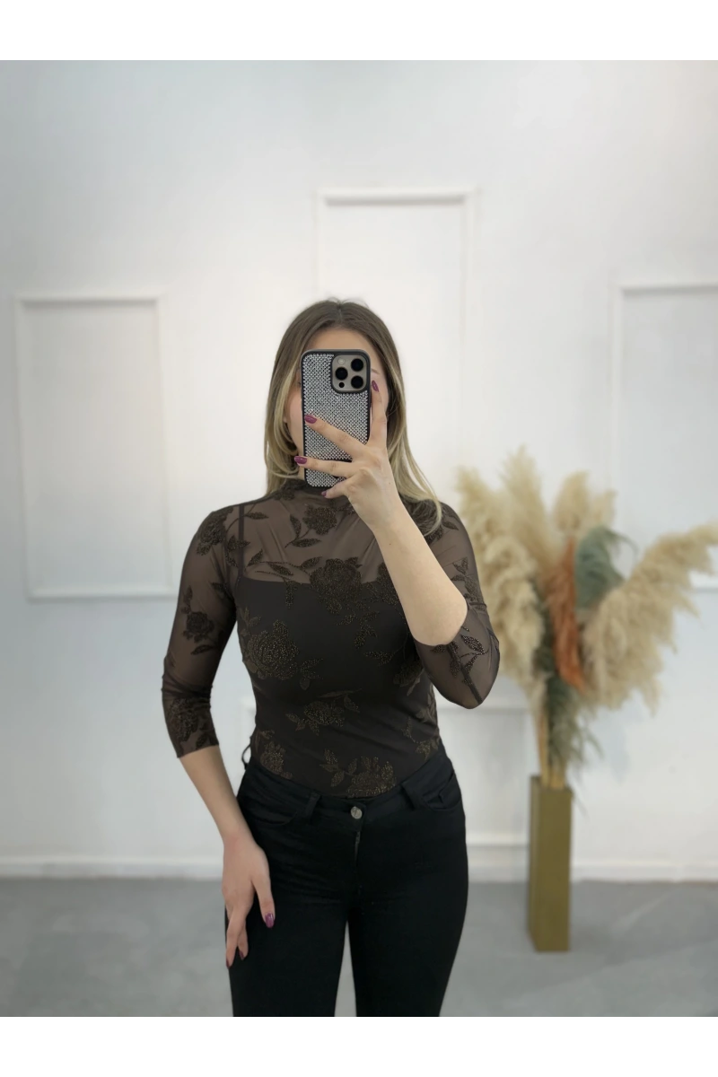 Gül İşlemeli Transparan Bluz