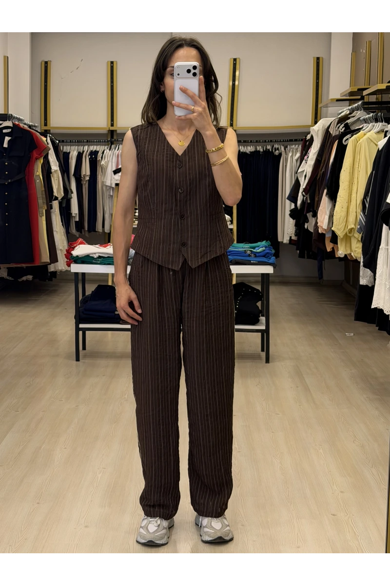 Twist Çizgi Desen Nakışlı Yelek Ve Blazer Üçlü Takım