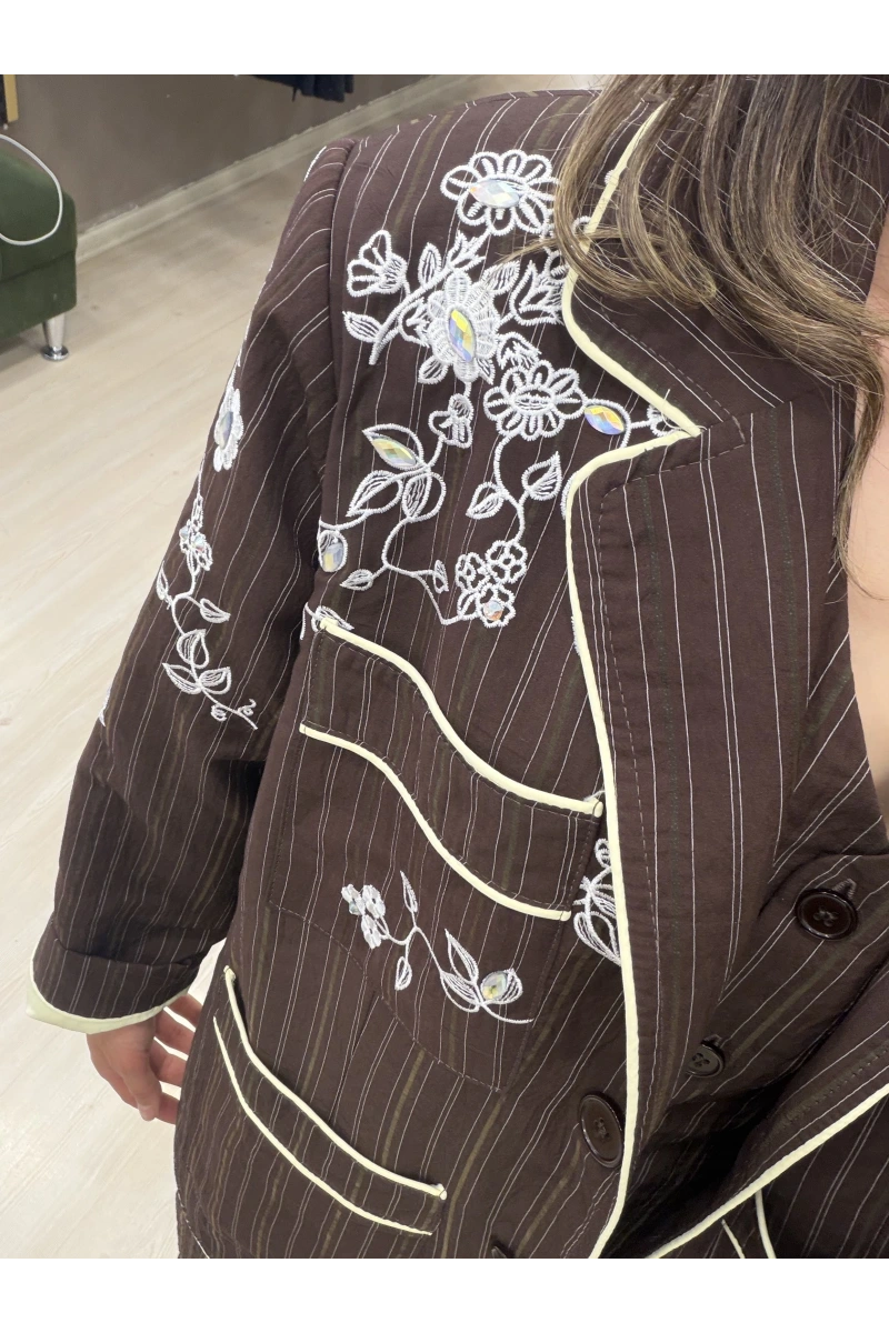 Twist Çizgi Desen Nakışlı Yelek Ve Blazer Üçlü Takım