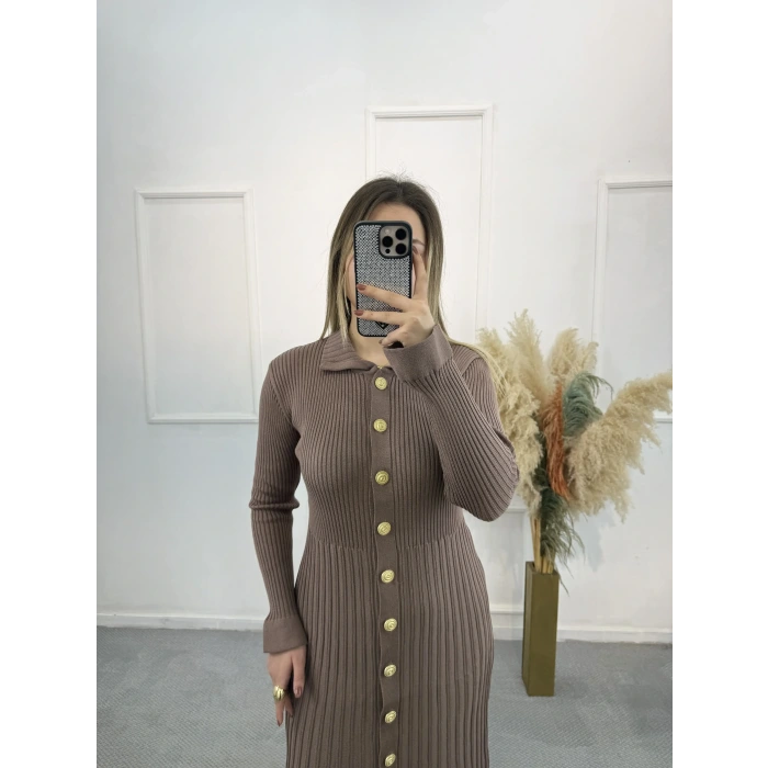 Gold Düğme Detaylı Pileli Triko Elbise