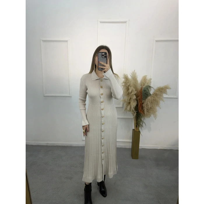 Gold Düğme Detaylı Pileli Triko Elbise