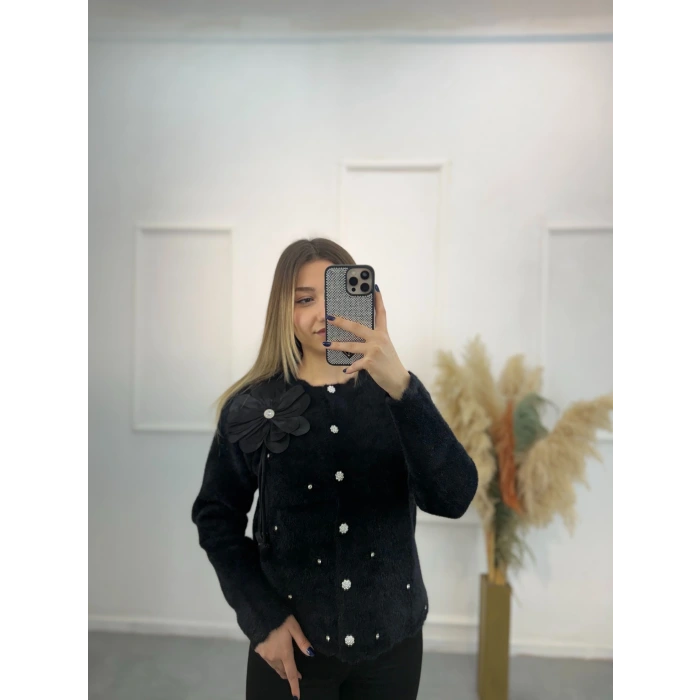 Çiçek Broşlu Taş Detaylı Sakallı Triko Hırka