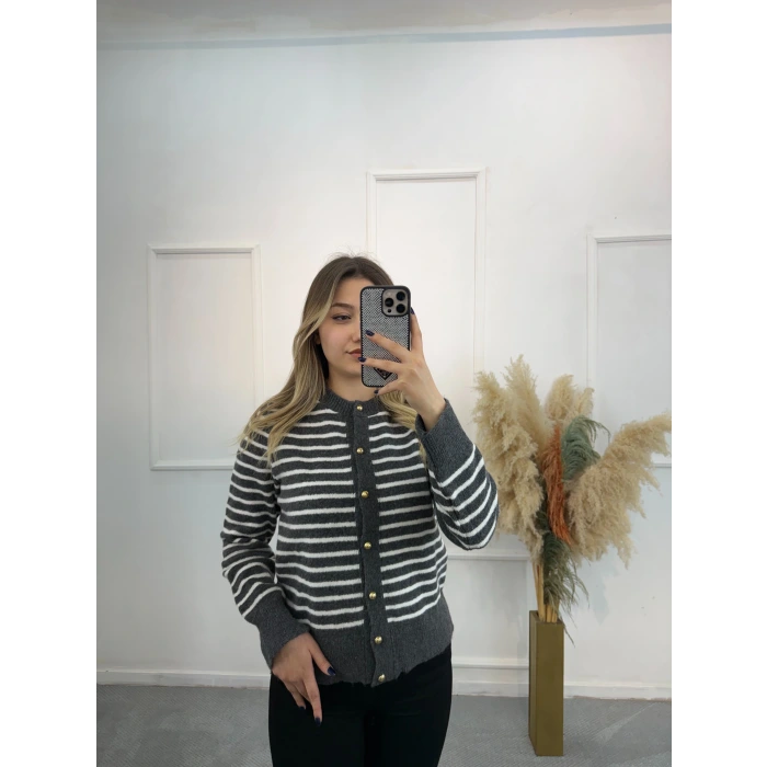 Jillic İnce Çizgili Triko Hırka