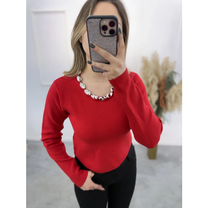 Avid Yakası Boncuklu Triko Kazak