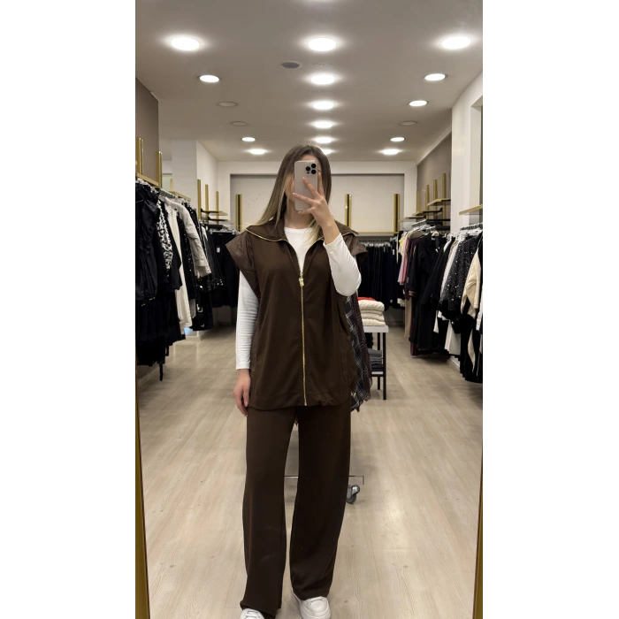 Vure Garni Detaylı Yelekli İkili Takım